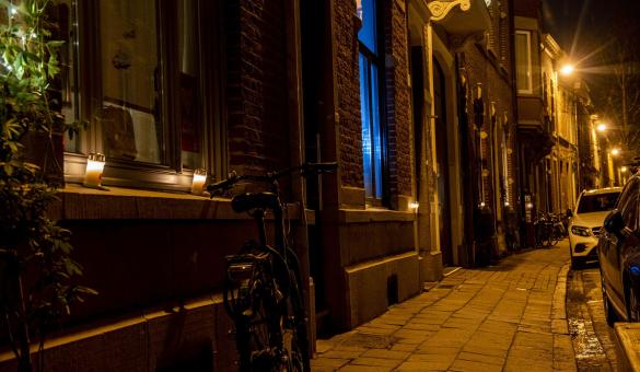4.220 kaarsen verlichtten Leuvense straten op Wereldlichtjesdag