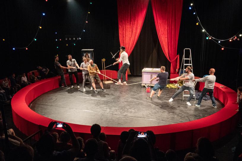 Onvoorspelbare circus show Onvoorspelbare circus show